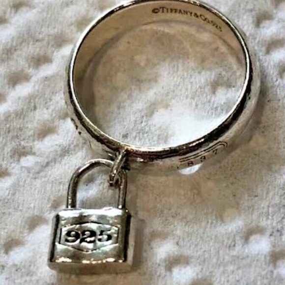 VERY RARE!!!  Authentic Tiffany & Co. Sterling Silver Padlock Ring Sz 5.5 - Picture 2 of 7